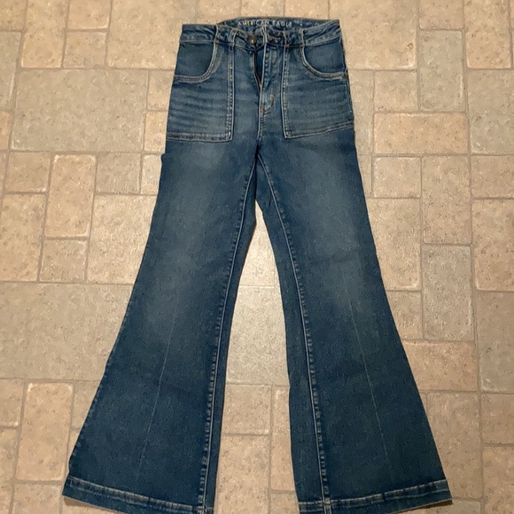 AE super high-rise flare Jean- Size 2 short - Picture 3 of 6